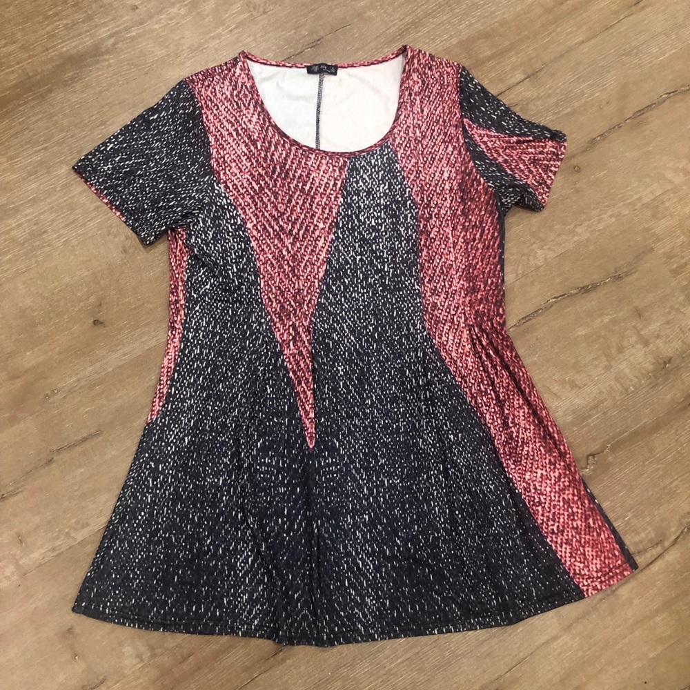 Lily By Firmiana black & pink tunic